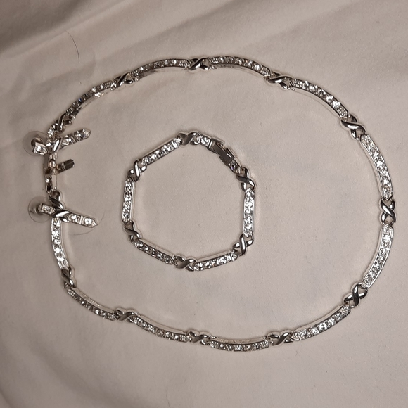 Jewelry Set - Picture 1 of 6